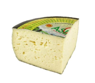 Asiago crosta nera pressato a quarti